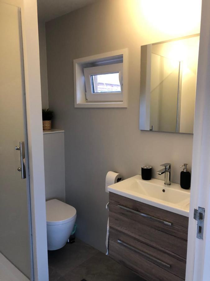 B&B Snurk Stiens, Fijn Verblijf Aan Open Vaarwater Екстериор снимка