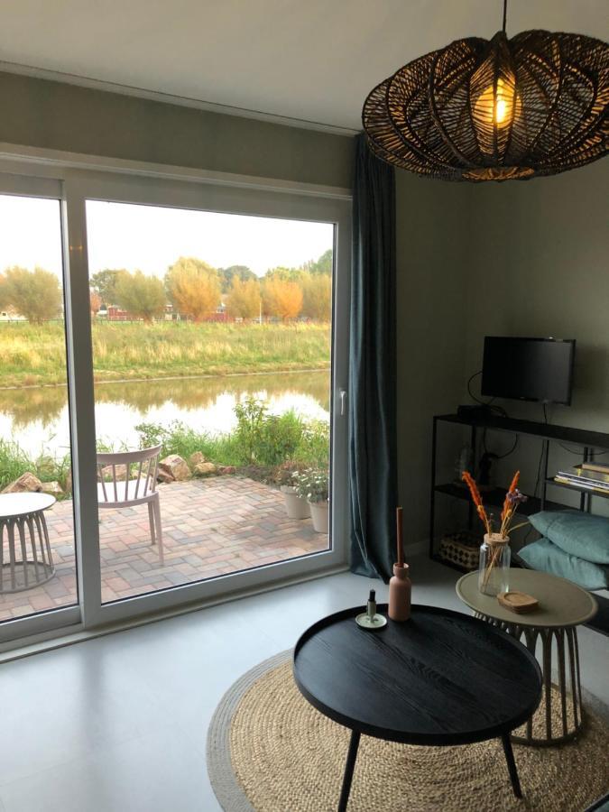 B&B Snurk Stiens, Fijn Verblijf Aan Open Vaarwater Екстериор снимка