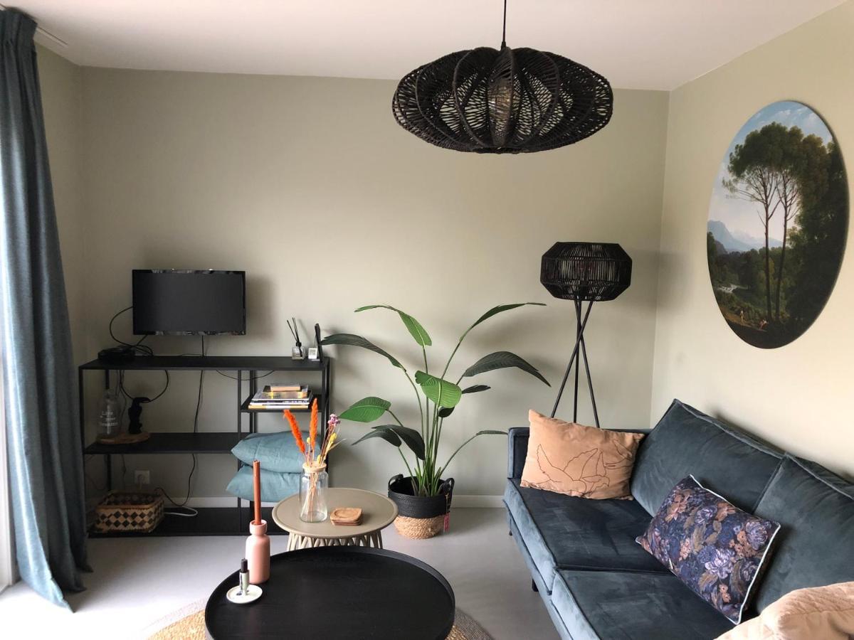 B&B Snurk Stiens, Fijn Verblijf Aan Open Vaarwater Екстериор снимка