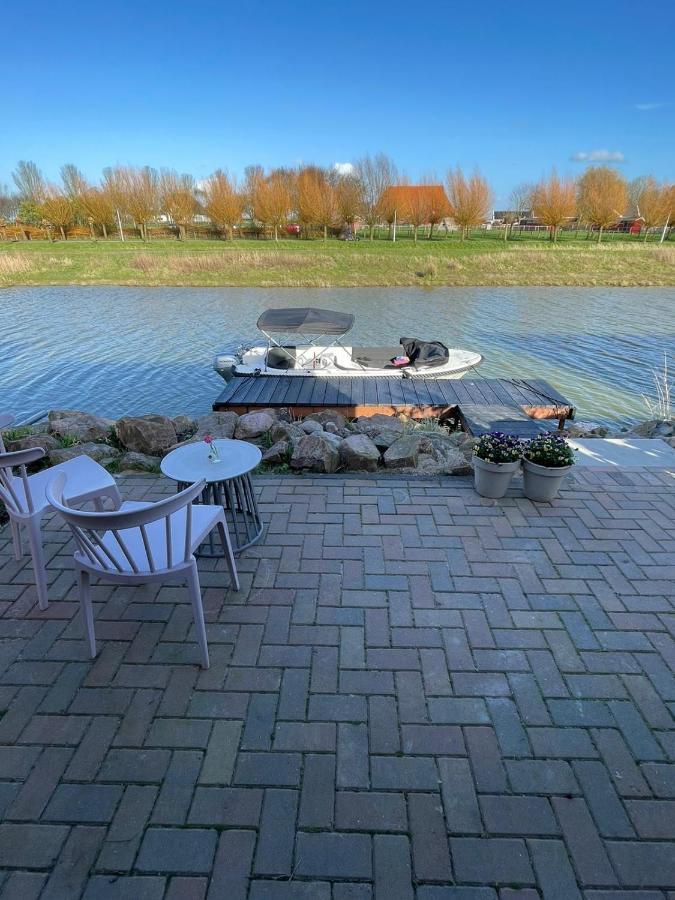 B&B Snurk Stiens, Fijn Verblijf Aan Open Vaarwater Екстериор снимка
