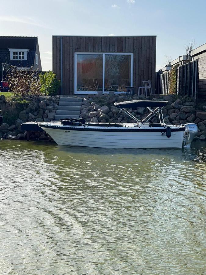 B&B Snurk Stiens, Fijn Verblijf Aan Open Vaarwater Екстериор снимка